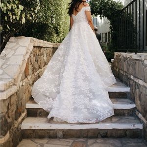 Lazaro Vienna 32100 Wedding Dress